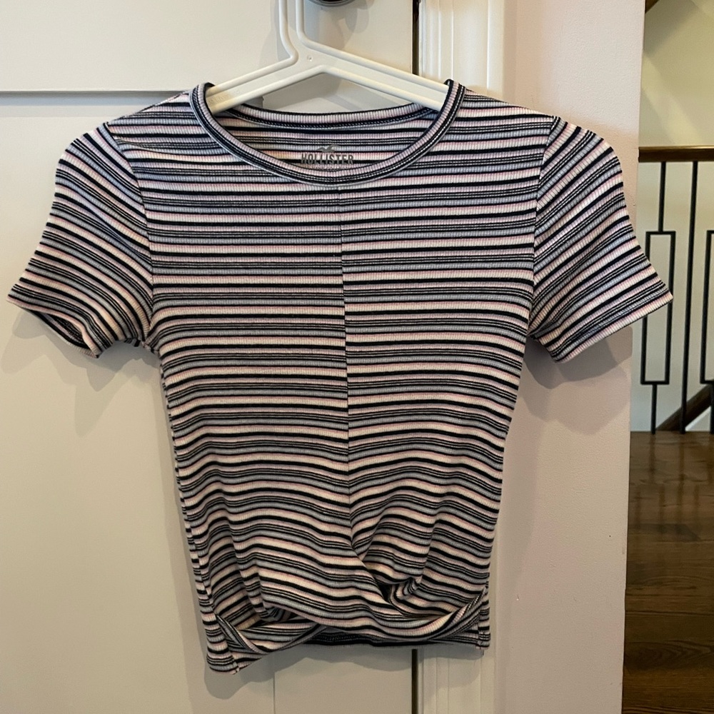 Stripped short sleeve crop top